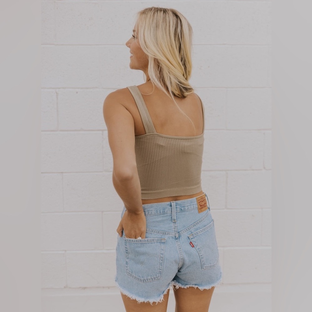Like New Levi’s 501 Light Blue Cutoff Shorts - Picture 3 of 10
